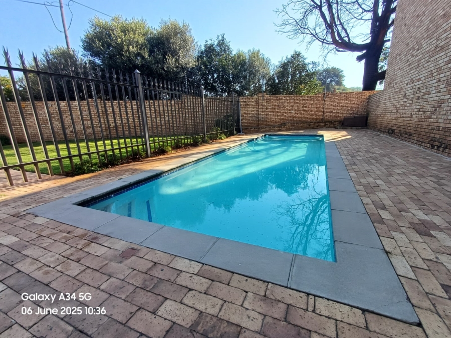 2 Bedroom Property for Sale in Honeydew Gauteng