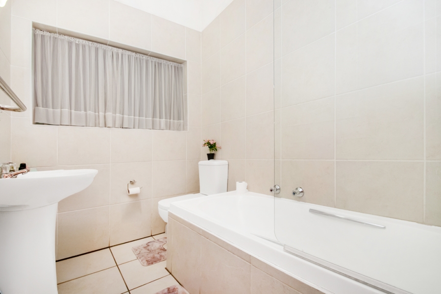 5 Bedroom Property for Sale in Edenburg Gauteng