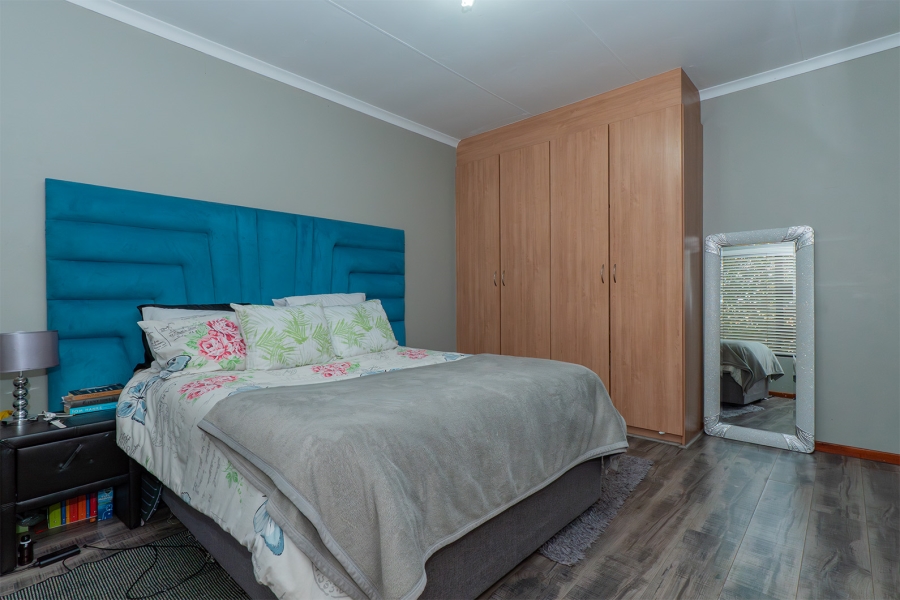 3 Bedroom Property for Sale in Edenvale Central Gauteng