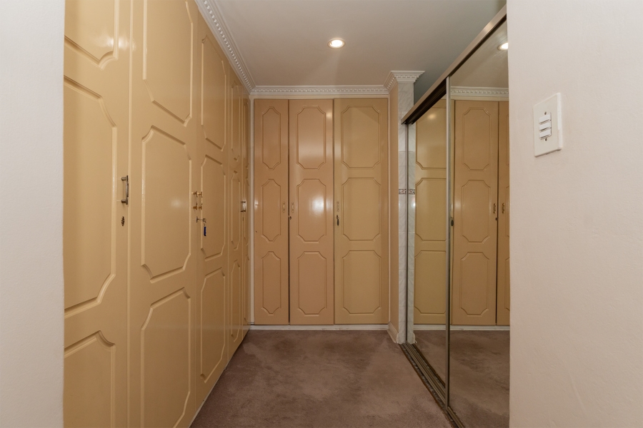 5 Bedroom Property for Sale in Dalpark Gauteng