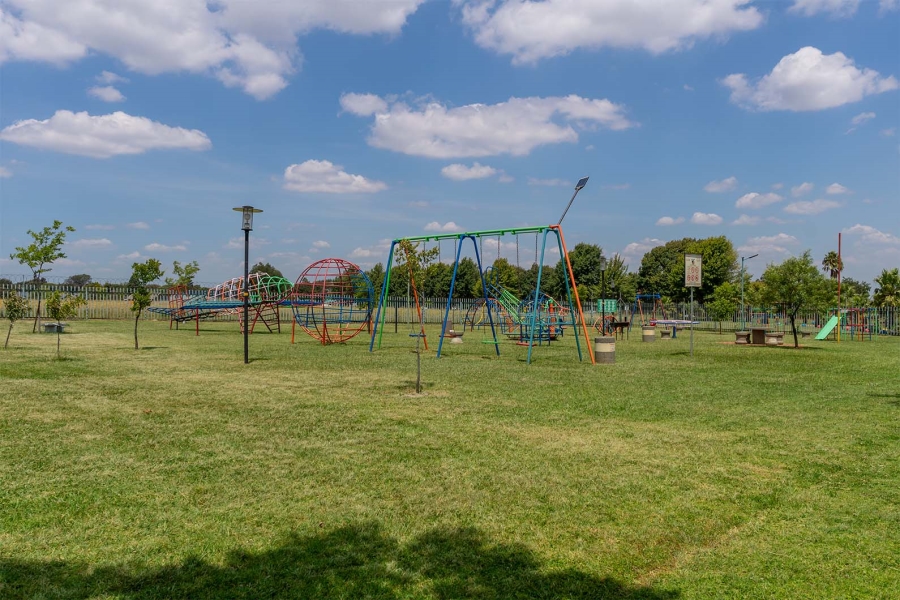 5 Bedroom Property for Sale in Dalpark Gauteng