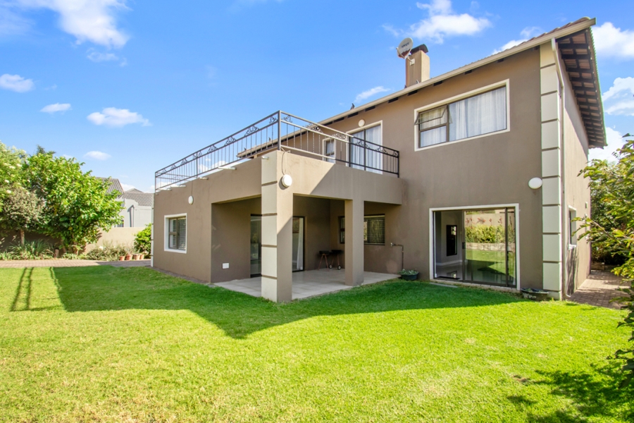 4 Bedroom Property for Sale in Wilgeheuwel Gauteng