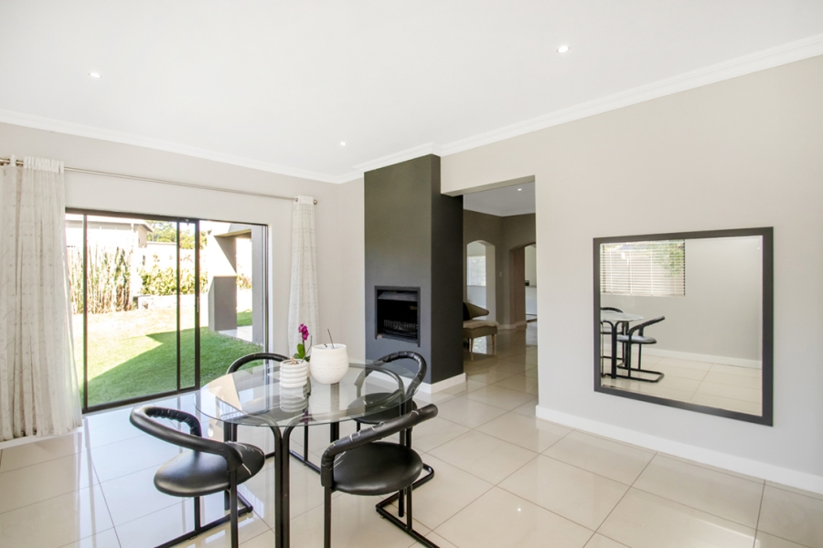 4 Bedroom Property for Sale in Wilgeheuwel Gauteng