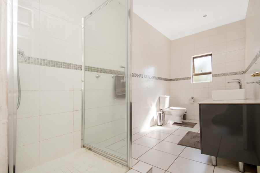 4 Bedroom Property for Sale in Wilgeheuwel Gauteng