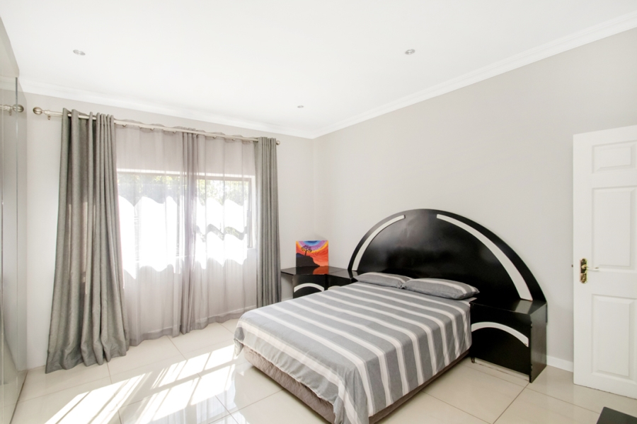 4 Bedroom Property for Sale in Wilgeheuwel Gauteng