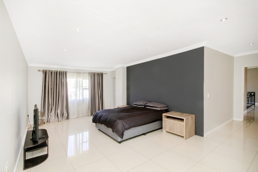 4 Bedroom Property for Sale in Wilgeheuwel Gauteng