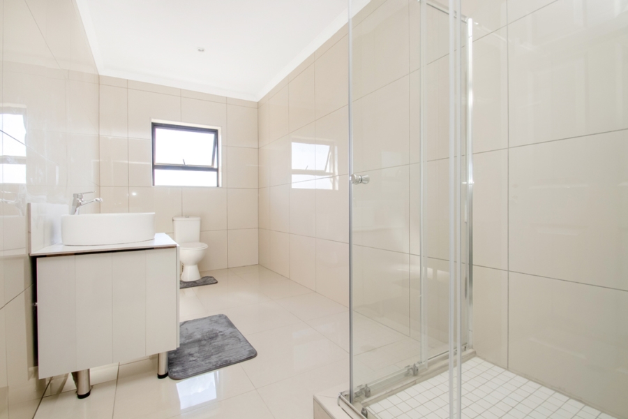 4 Bedroom Property for Sale in Wilgeheuwel Gauteng