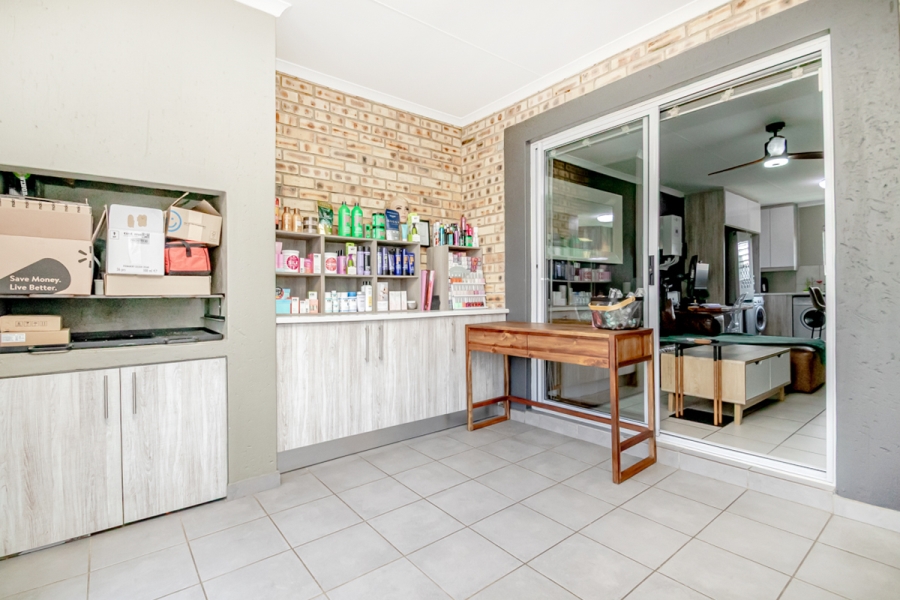 3 Bedroom Property for Sale in Wilgeheuwel Gauteng