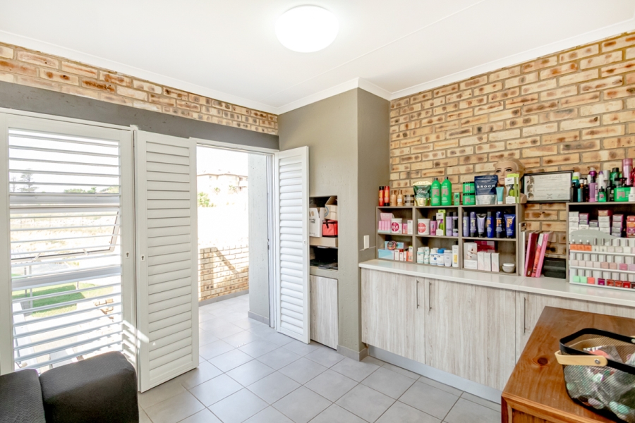 3 Bedroom Property for Sale in Wilgeheuwel Gauteng