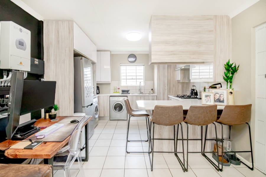 3 Bedroom Property for Sale in Wilgeheuwel Gauteng