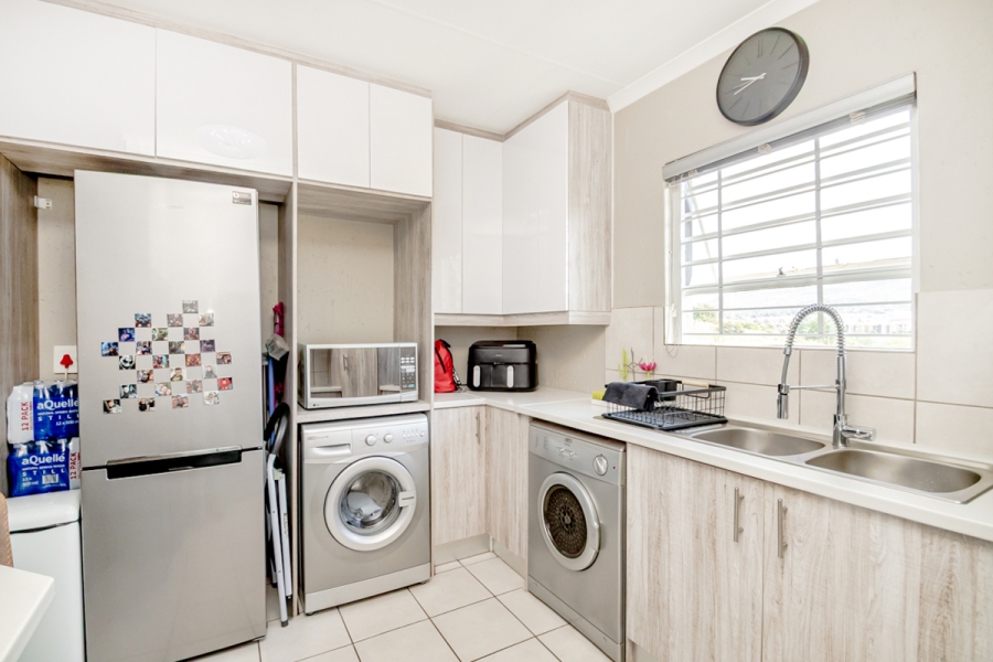 3 Bedroom Property for Sale in Wilgeheuwel Gauteng