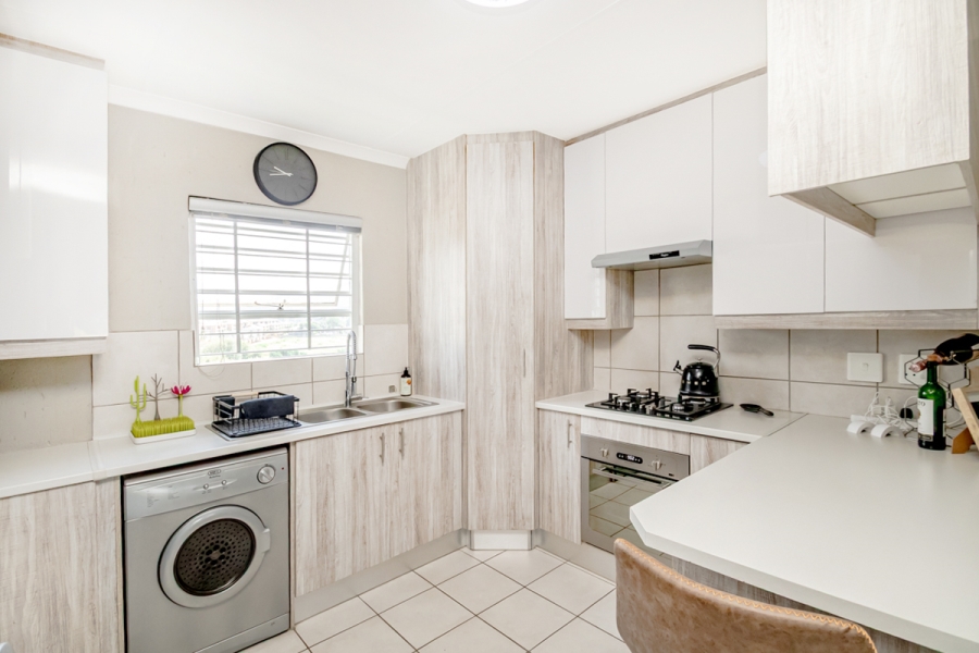 3 Bedroom Property for Sale in Wilgeheuwel Gauteng