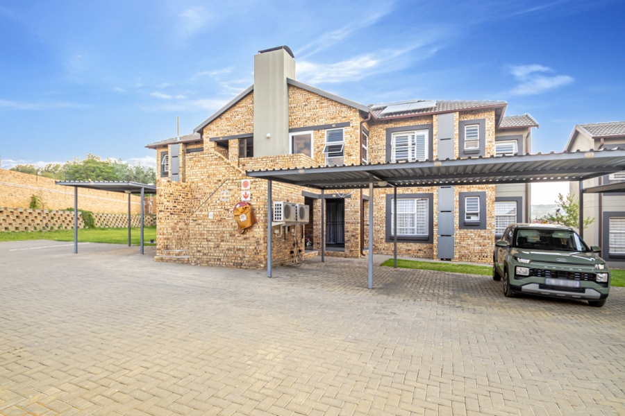 3 Bedroom Property for Sale in Wilgeheuwel Gauteng