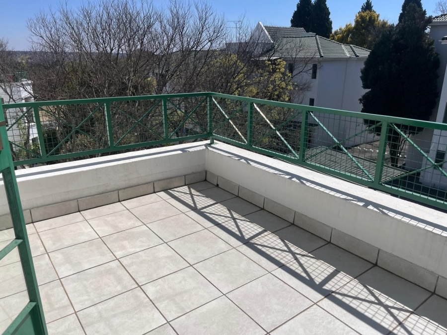 2 Bedroom Property for Sale in Dunkeld West Gauteng