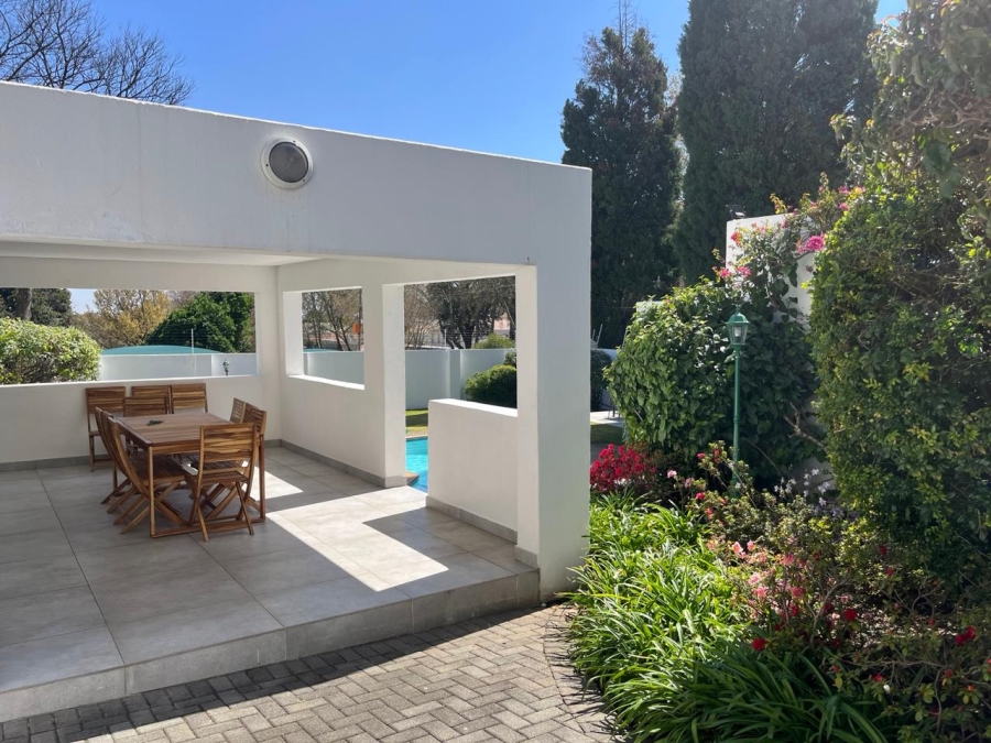 2 Bedroom Property for Sale in Dunkeld West Gauteng