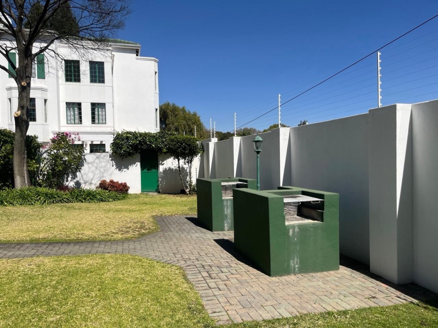 2 Bedroom Property for Sale in Dunkeld West Gauteng