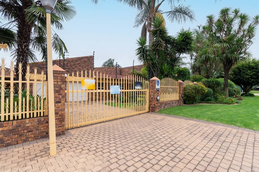 4 Bedroom Property for Sale in Kenleaf Gauteng
