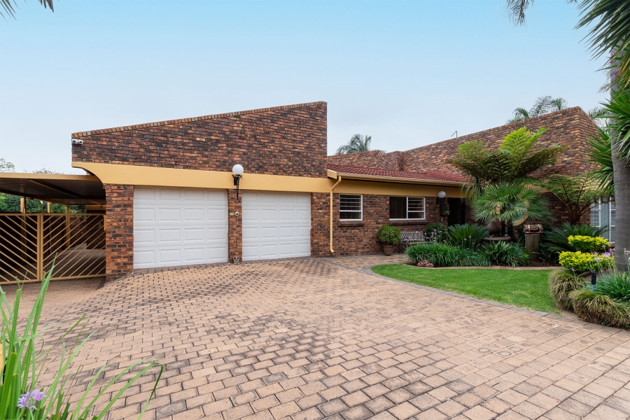 4 Bedroom Property for Sale in Kenleaf Gauteng