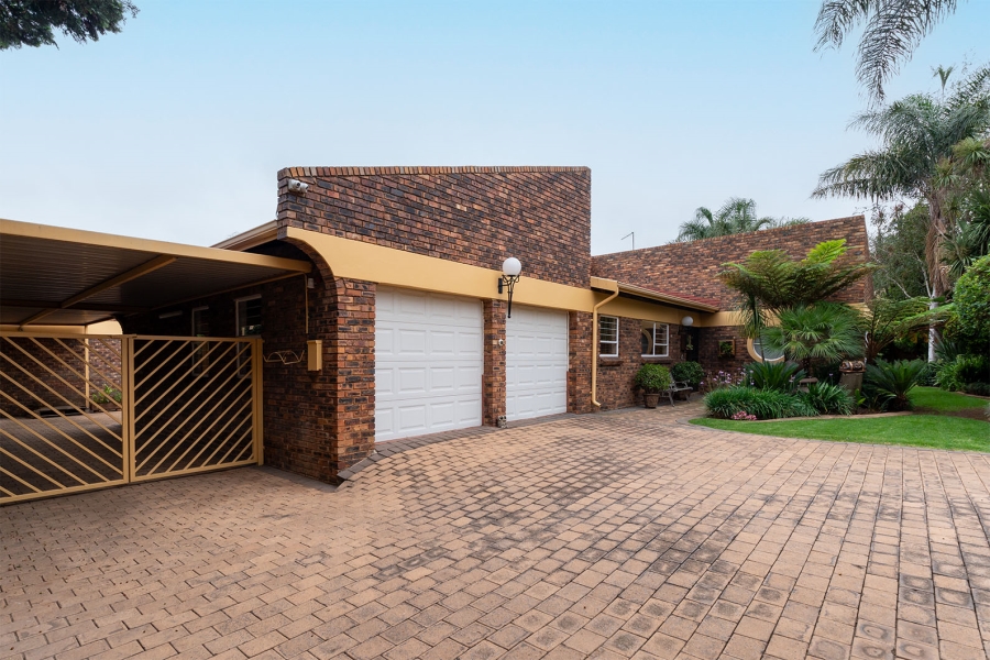 4 Bedroom Property for Sale in Kenleaf Gauteng