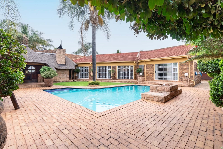 4 Bedroom Property for Sale in Kenleaf Gauteng