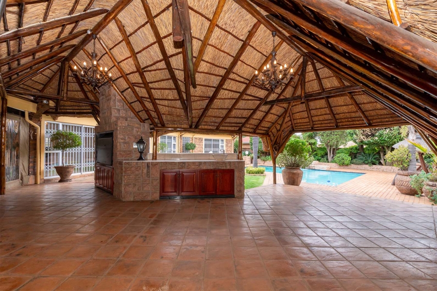 4 Bedroom Property for Sale in Kenleaf Gauteng