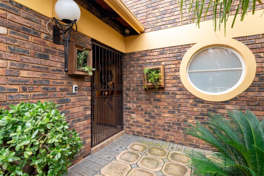 4 Bedroom Property for Sale in Kenleaf Gauteng