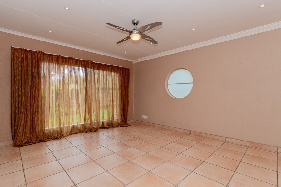 4 Bedroom Property for Sale in Kenleaf Gauteng