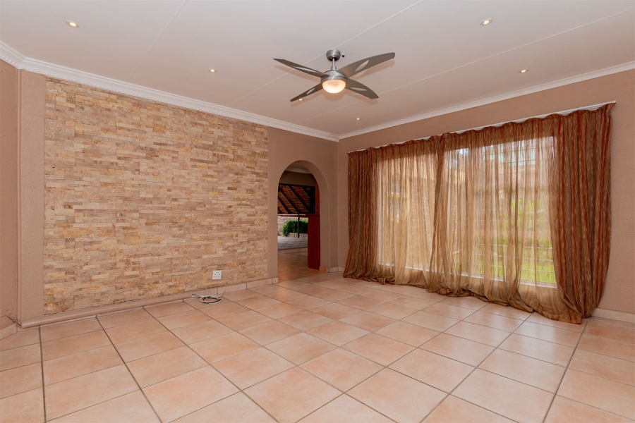 4 Bedroom Property for Sale in Kenleaf Gauteng