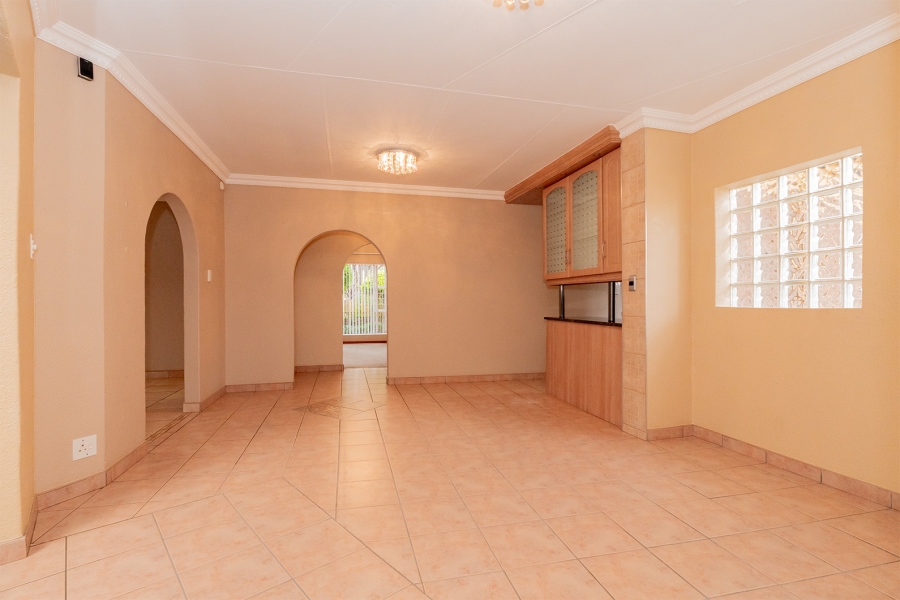 4 Bedroom Property for Sale in Kenleaf Gauteng