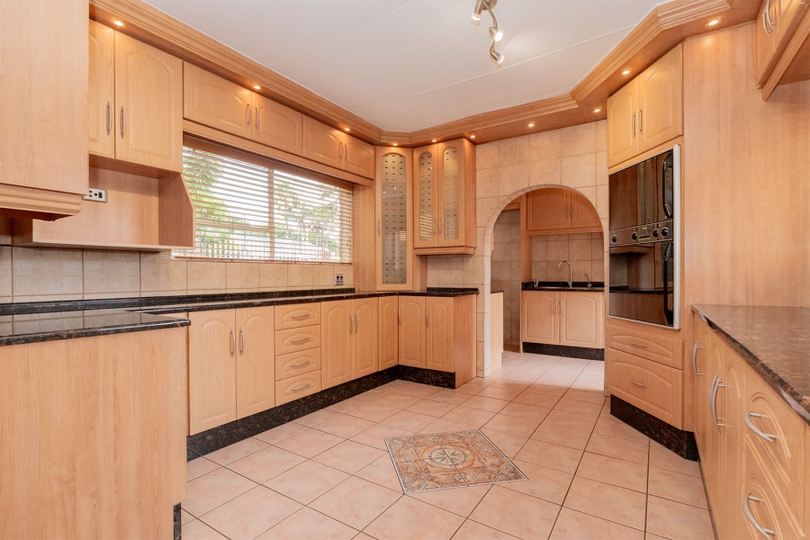 4 Bedroom Property for Sale in Kenleaf Gauteng