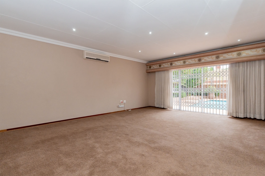 4 Bedroom Property for Sale in Kenleaf Gauteng