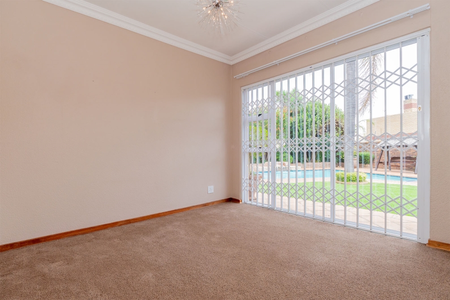 4 Bedroom Property for Sale in Kenleaf Gauteng