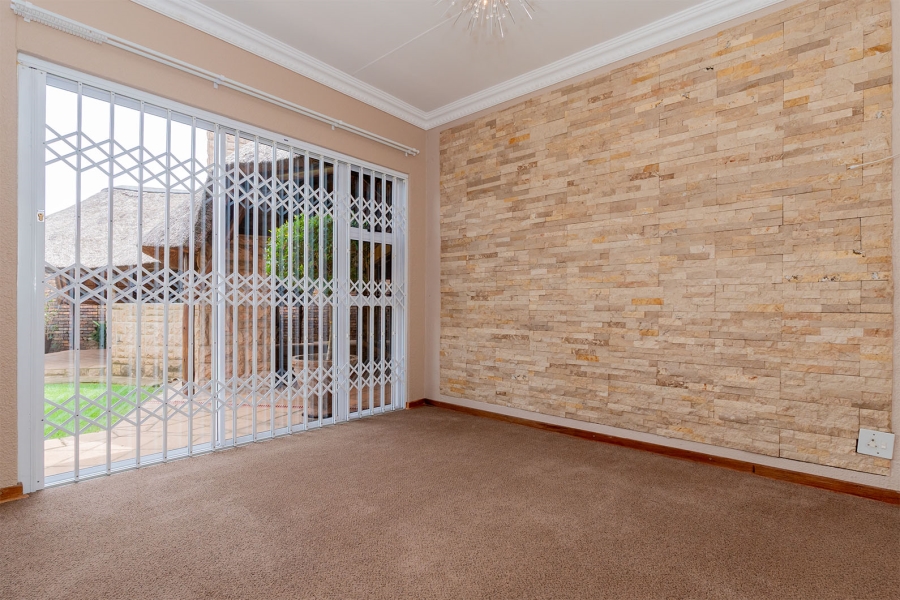 4 Bedroom Property for Sale in Kenleaf Gauteng