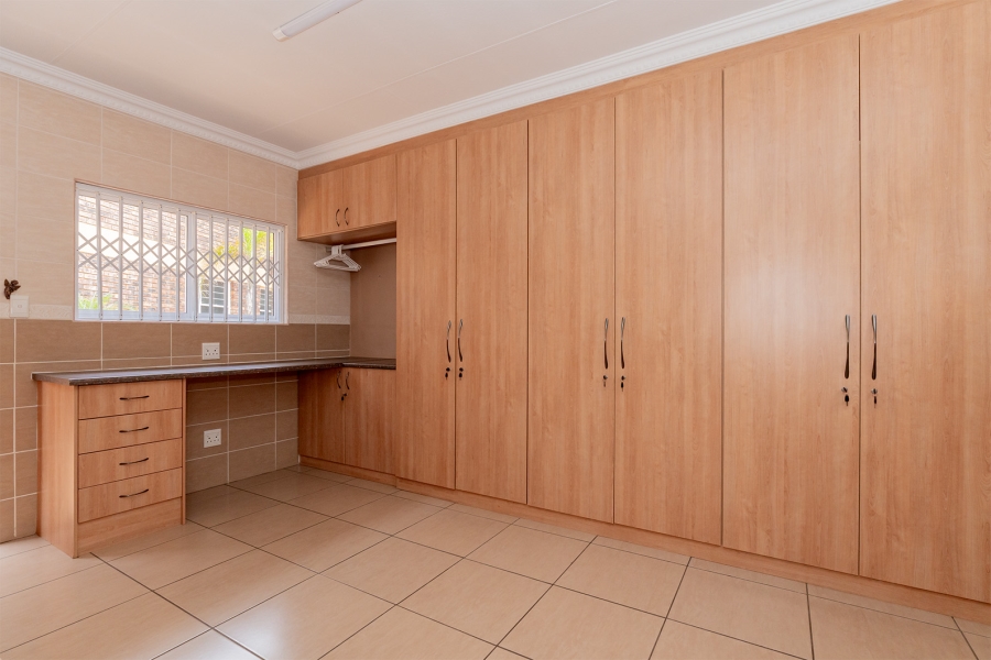 4 Bedroom Property for Sale in Kenleaf Gauteng