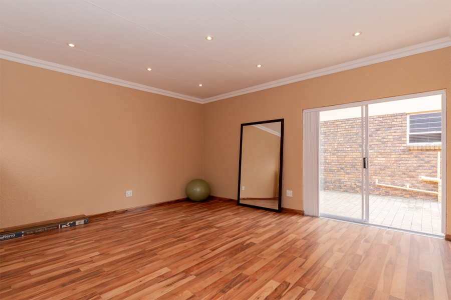 4 Bedroom Property for Sale in Kenleaf Gauteng