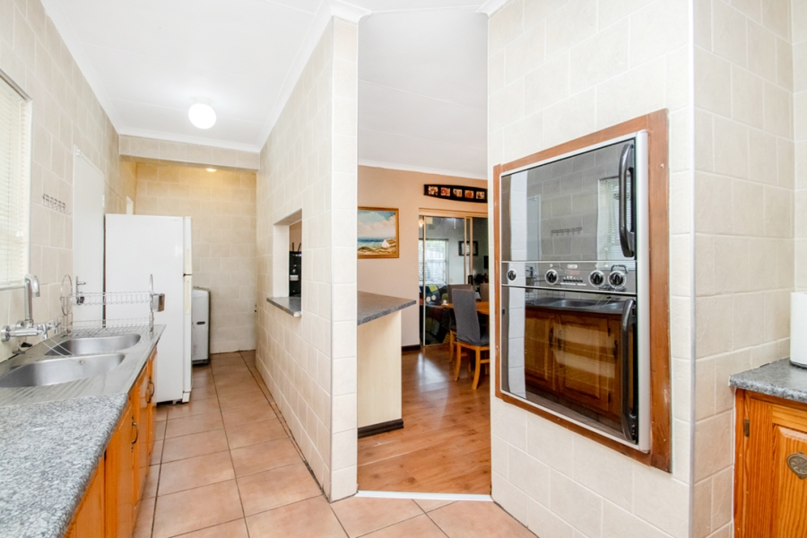 4 Bedroom Property for Sale in Roodekrans Gauteng