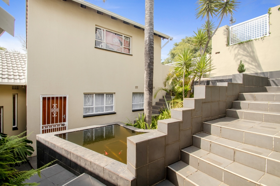 4 Bedroom Property for Sale in Roodekrans Gauteng