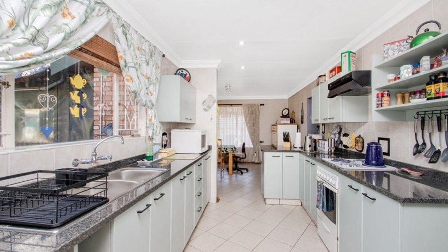 3 Bedroom Property for Sale in Wilro Park Gauteng