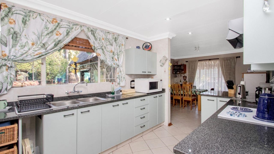 3 Bedroom Property for Sale in Wilro Park Gauteng