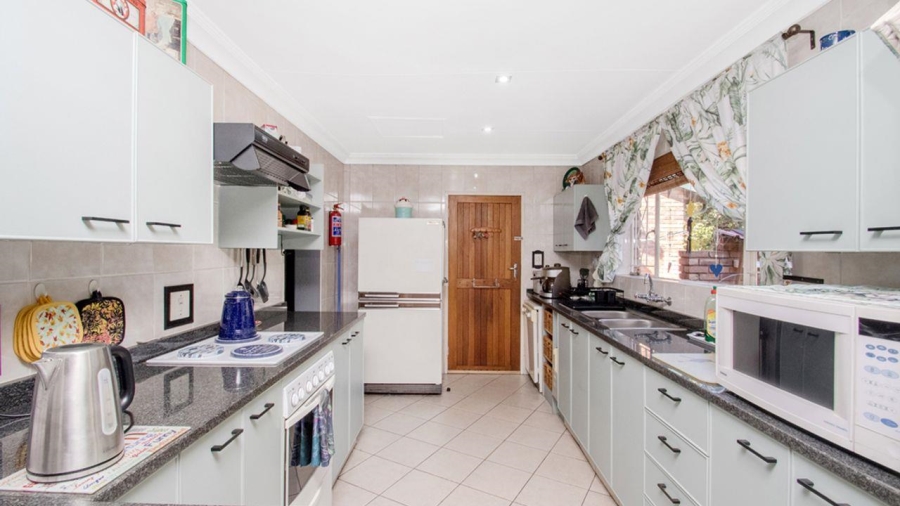 3 Bedroom Property for Sale in Wilro Park Gauteng