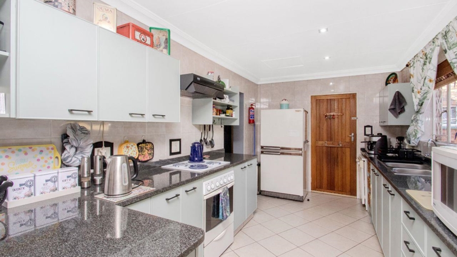 3 Bedroom Property for Sale in Wilro Park Gauteng