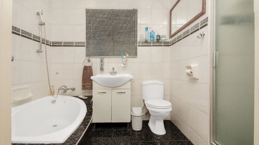 3 Bedroom Property for Sale in Wilro Park Gauteng