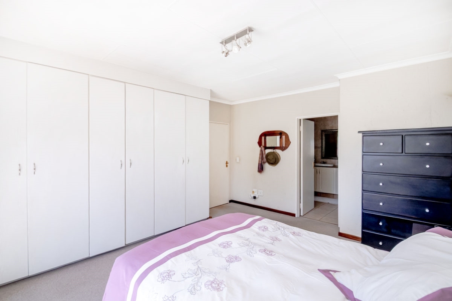 3 Bedroom Property for Sale in Beverley Gauteng