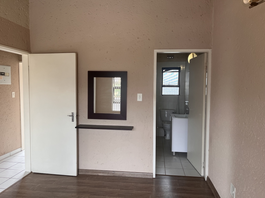 2 Bedroom Property for Sale in Eden Glen Gauteng