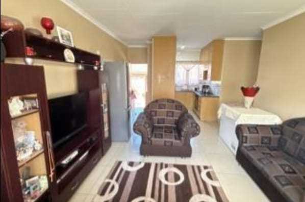 2 Bedroom Property for Sale in Meredale Gauteng