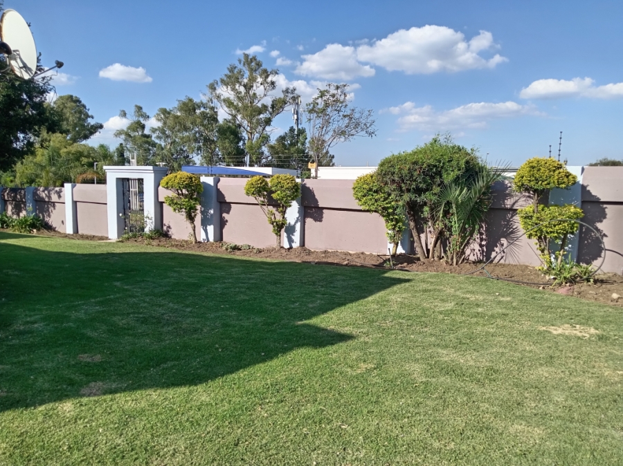 3 Bedroom Property for Sale in Edenvale Central Gauteng