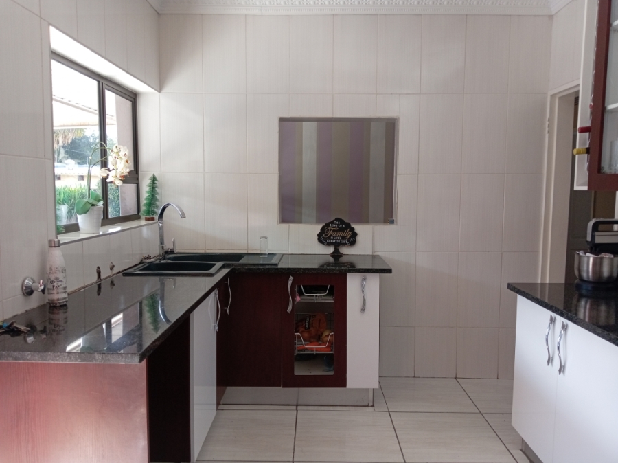 3 Bedroom Property for Sale in Edenvale Central Gauteng