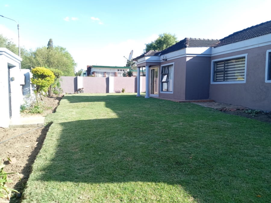 3 Bedroom Property for Sale in Edenvale Central Gauteng