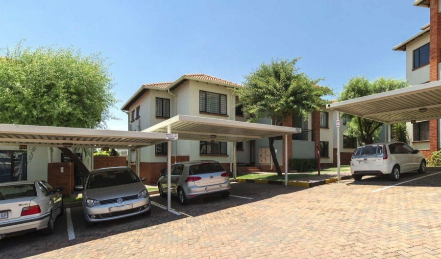 2 Bedroom Property for Sale in Greenstone Hill Gauteng
