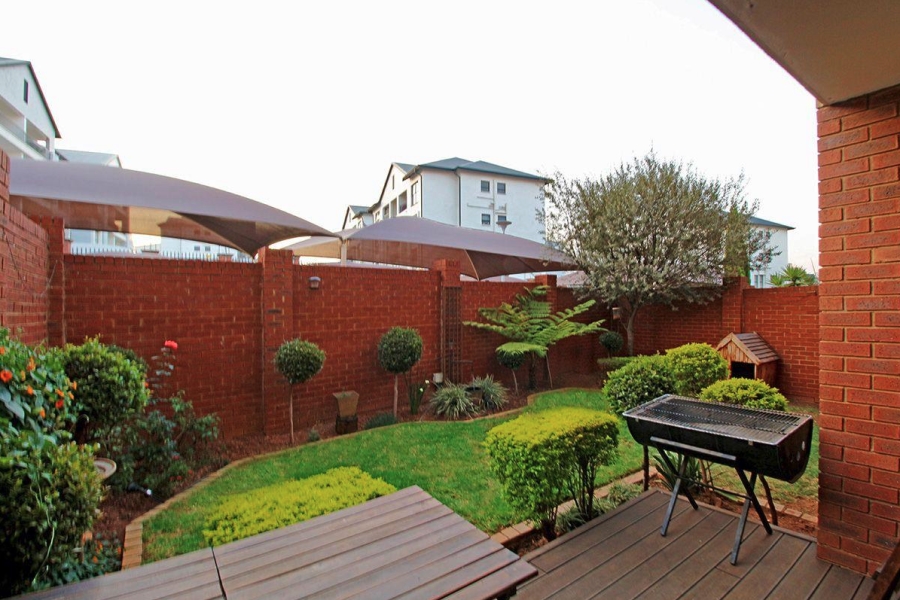2 Bedroom Property for Sale in Greenstone Hill Gauteng
